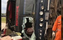 Imagen de Accidente: Volcó el micro de una banda que volvía de tocar en el Cosquín Rock; hay 5 heridos