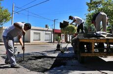 Trabajando en el lugar. Los empleados de Obras Públicas desempeñando las tareas encomendadas. Foto: Municipalidad de Arroyo Seco FB