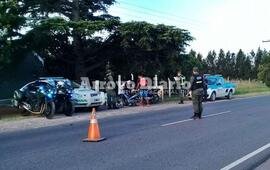 Esta tarde. Agentes comunales y efectivos de la fuerza nacional trabajando juntos en el control de motocicletas.