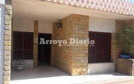 Cardozo al 300. El hecho se perpetr&oacute; frente al domicilio de la v&iacute;ctima.