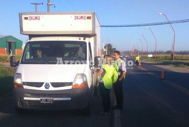 Sobre Ruta 21. El operativo de este jueves tuvo lugar sobre Ruta Provincial N° 21 en el acceso norte a la ciudad.