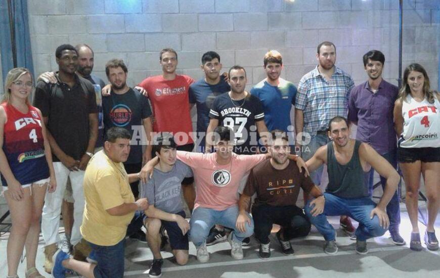 Imagen de Presentaci&oacute;n de Equipo de Talleres a dos d&iacute;as se su debut en la A de B&aacute;squet