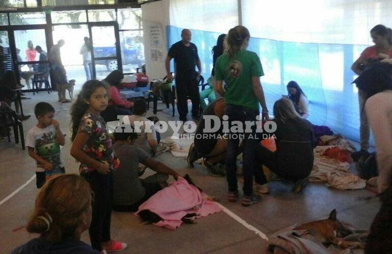 En el complejo. La campaña de este martes se realizó en el gimnasio del Complejo Integral "Los Tiburones". Foto: Nicolás Trabaina