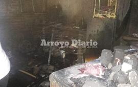 Desolación y tristeza. La imagen que muestra parte del siniestro en la vivienda incendiada