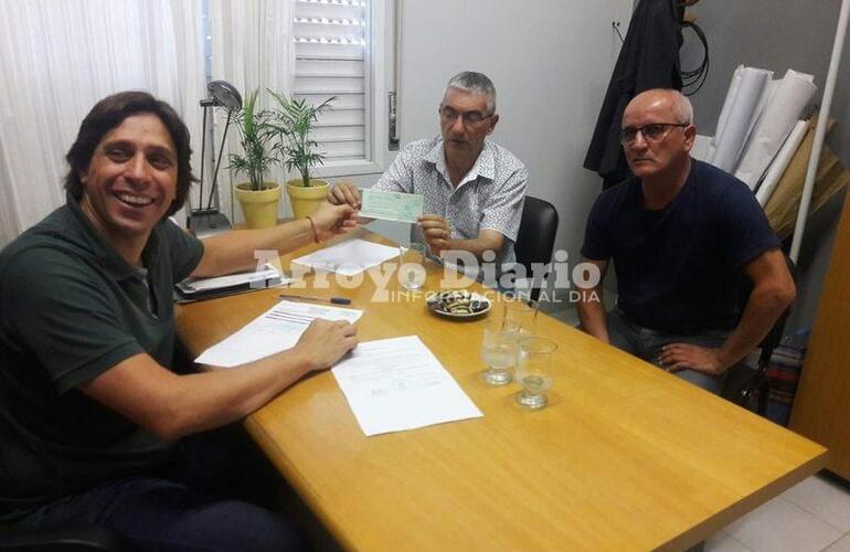 Imagen de Entrega de aporte a Bomberos Voluntarios de Arroyo Seco