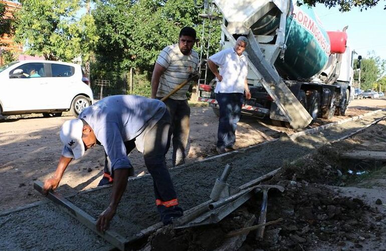 Imagen de Obras de cordón cuneta en Independencia al 1300