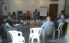 En el Centro Cultural. La reunión se realizó esta mañana en el Guillermo Furlong. Foto: Nicolás Trabaina