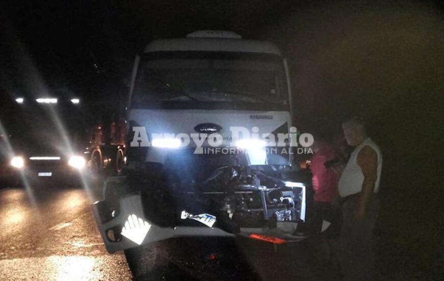 Así quedó. Este es el camión de Arroyo Seco que colisionó la parte trasera de otro transporte pesado.