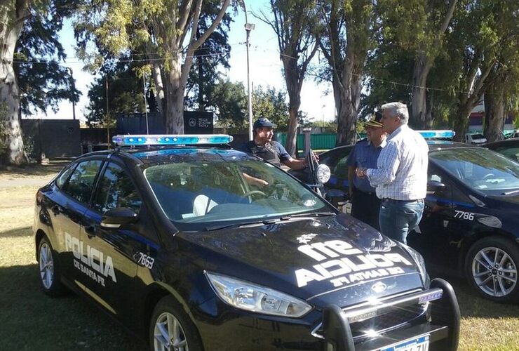 En el lugar. Nizar Esper junto al Inspector Víctor Rubiola en la UR II.