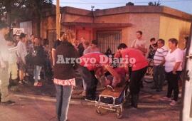 La señora se movilizaba en una bicicleta color gris con canasto.