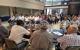 El representante local. El Sec. Gral. Sergio Gaudio de Arroyo Seco también estuvo presente en el plenario de este lunes.