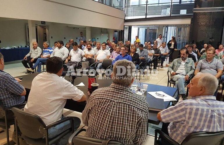 El representante local. El Sec. Gral. Sergio Gaudio de Arroyo Seco tambi&eacute;n estuvo presente en el plenario de este lunes.