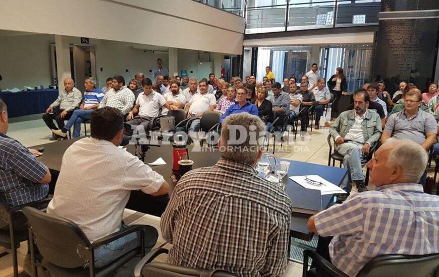 El representante local. El Sec. Gral. Sergio Gaudio de Arroyo Seco también estuvo presente en el plenario de este lunes.