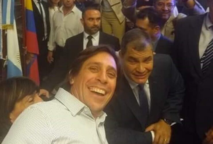 Imagen de Stangoni junto al ex presidente de Ecuador, Rafael Correa