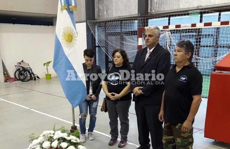 En el gimnasio. El año pasado por razones climáticas el acto también se llevó a cabo en el Complejo Integral "Los Tiburones".