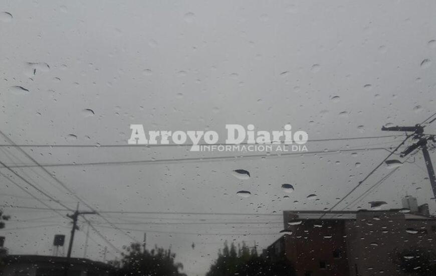Gris y h&uacute;medo. Las condiciones este s&aacute;bado se mantendr&aacute;n casi como ayer y para ma&ntilde;ana se espera un mejoramiento temporario.