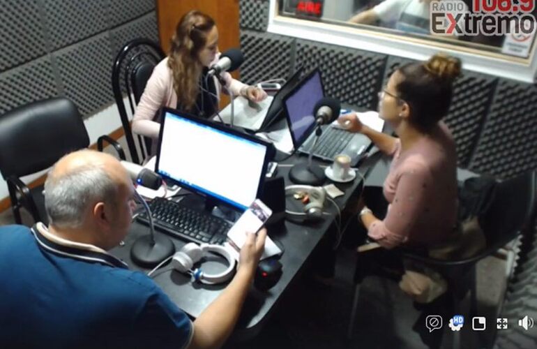 Imagen de Emisión EN VIVO y EN DIRECTO, Dos & Pico Radio Extremo 106.9