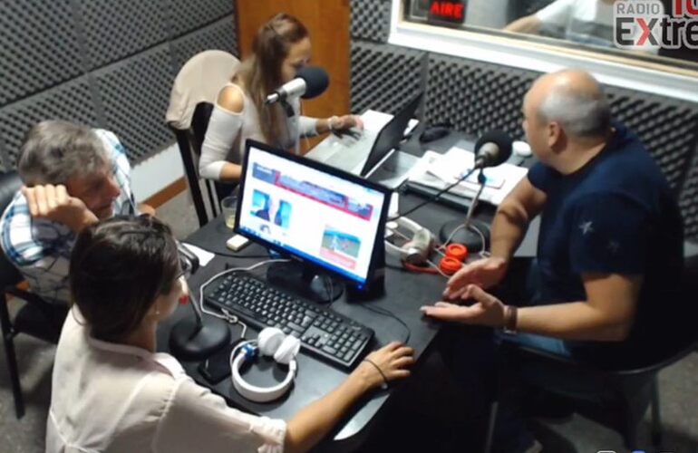 Imagen de Emisión EN VIVO y EN DIRECTO, Dos & Pico Radio Extremo 106.9