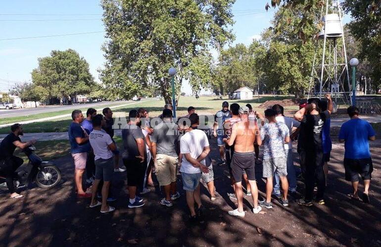 Reunidos. Una de las imágenes que dejó la asamblea del día de ayer.