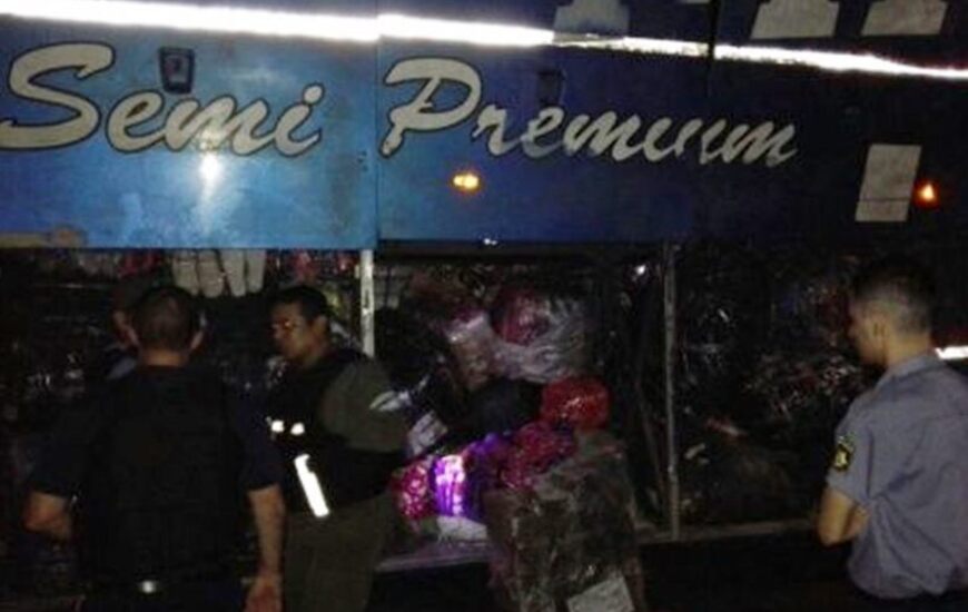 Imagen de Decomisan mercadería de contrabando por 3 millones de pesos de un colectivo