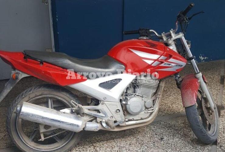 A la comisar&iacute;a. La motocicleta fue trasladada a sede policial donde continuaban las actuaciones de rigor.