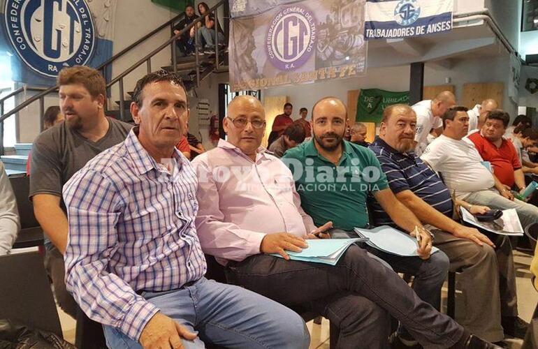 Los locales. Los representantes del gremio local tambi&eacute;n presentes en este evento.