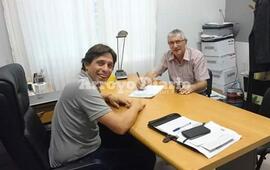 En la Comuna. La entrega se efectivizó en el despacho de Stangoni.