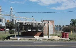 Acceso norte. La garita está situada sobre ruta en la entrada norte a la ciudad.