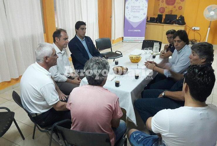 Imagen de El Director de Industrias de la Provincia de Santa Fe se reunió con representantes de empleados de Síntesis Química