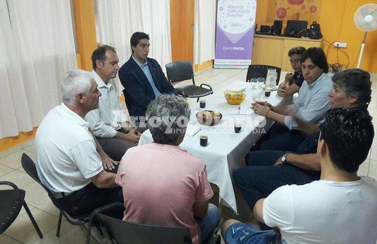 Imagen de El Director de Industrias de la Provincia de Santa Fe se reunió con representantes de empleados de Síntesis Química