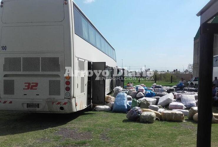 El colectivo. Este era el rodado que transportaba la mercadería que tenía como destino Buenos Aires y que quedó incautada.