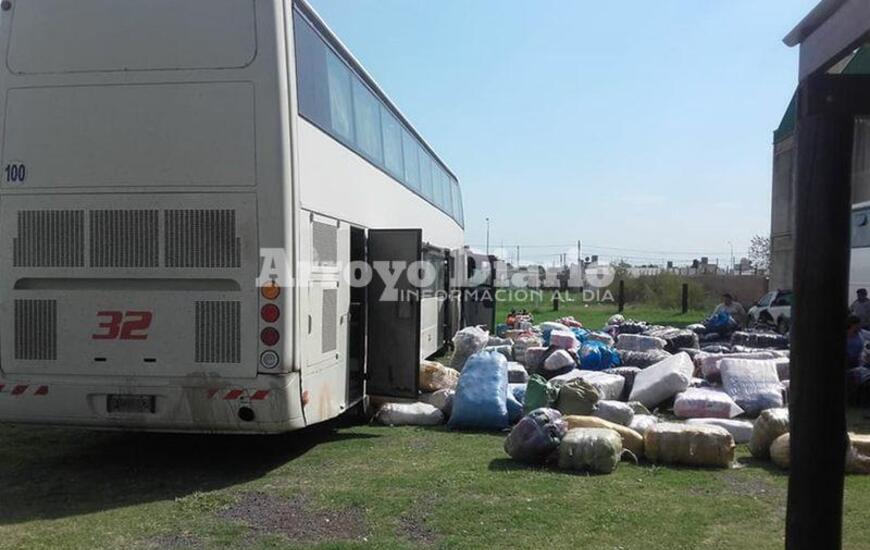 El colectivo. Este era el rodado que transportaba la mercadería que tenía como destino Buenos Aires y que quedó incautada.