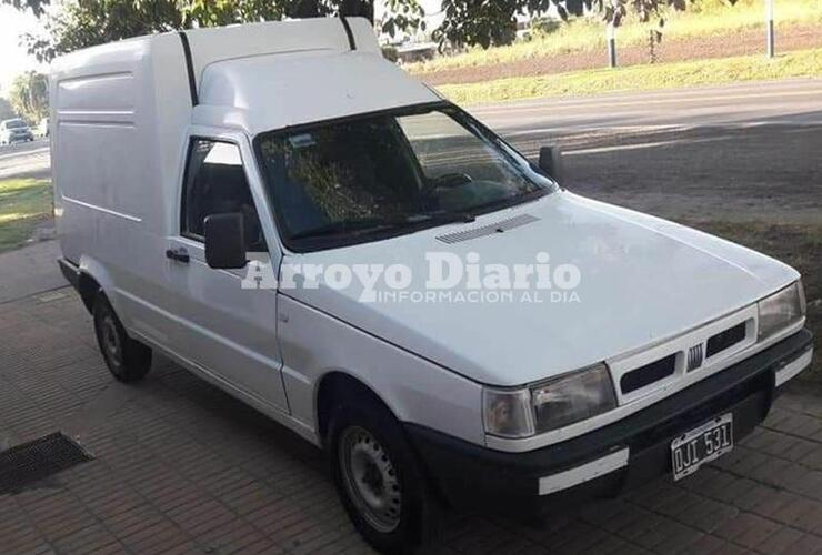 Esta es la camioneta robada sobre Intendente Costantini al 1000.