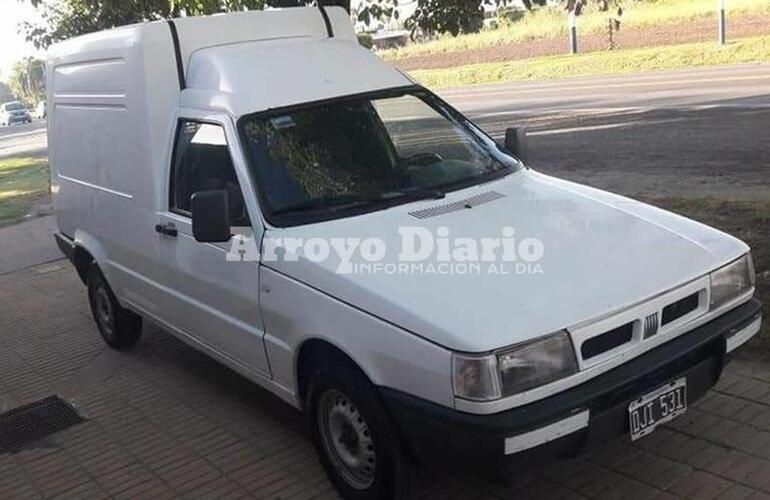 Esta es la camioneta robada sobre Intendente Costantini al 1000.