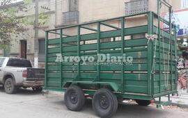 Tras el procedimiento. El tr&aacute;iler, en principio, fue trasladado a la comisar&iacute;a local.