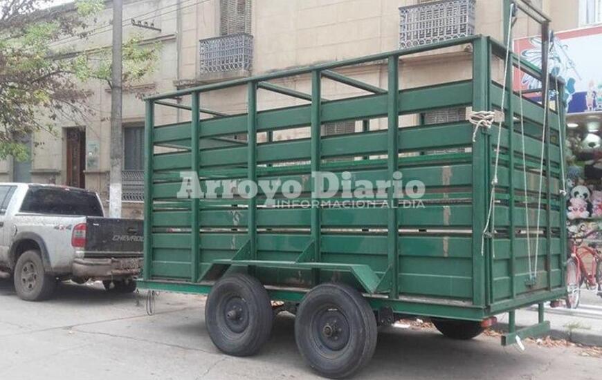 Tras el procedimiento. El tr&aacute;iler, en principio, fue trasladado a la comisar&iacute;a local.