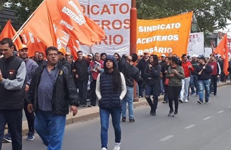 Imagen de Aceiteros marcharon en Villa Gobernador Gálvez