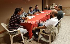 Comisi&oacute;n reunida. Las autoridades del sindicato en reuni&oacute;n en la previa de la presentaci&oacute;n de la iniciativa.