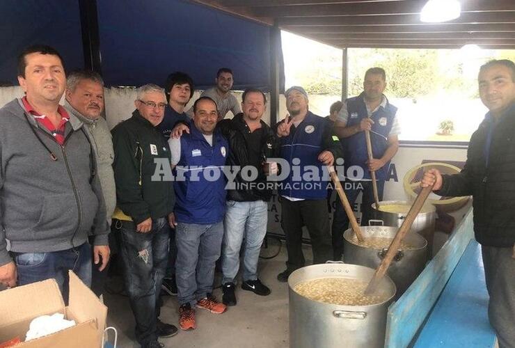 Imagen de Camioneros repartió más de 20 mil raciones de locro a lo largo y ancho de la provincia