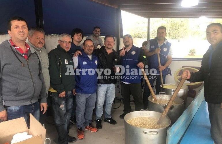 Imagen de Camioneros repartió más de 20 mil raciones de locro a lo largo y ancho de la provincia