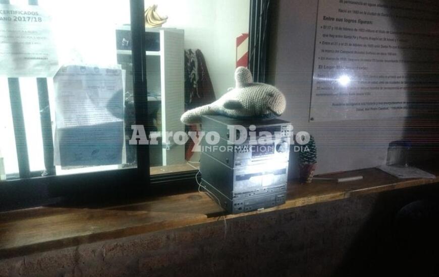 Sobre el caso. Quienes entraron dejaron un importante desorden y varias cosas tiradas.