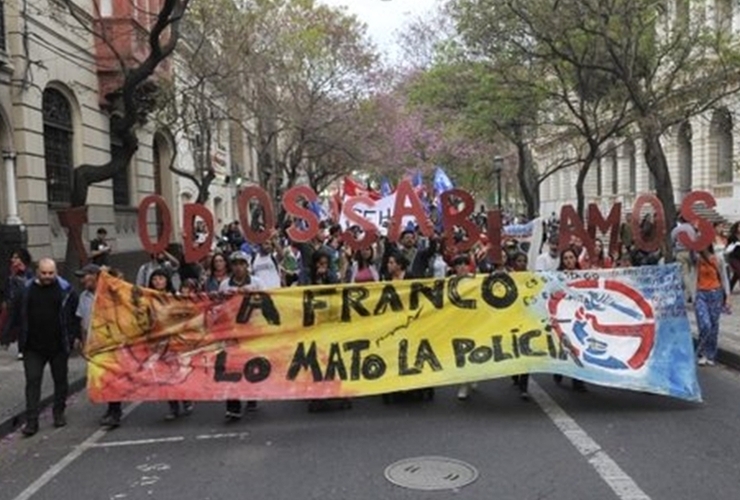 Pedido de justicia. En las marchas por la muerte de Casco siempre se atribuyó responsabilidad a la policía.