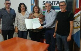 Imagen de Importante subsidio  entregó el Gobierno Provincial  a Los Tiburones