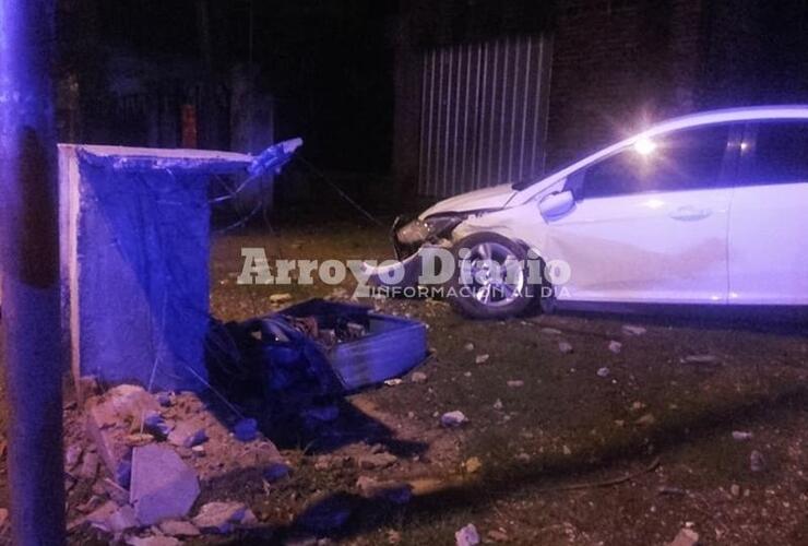 Solo destrozos. Por la espectacularidad del accidente, por fortuna, solo se registraron daños materiales.