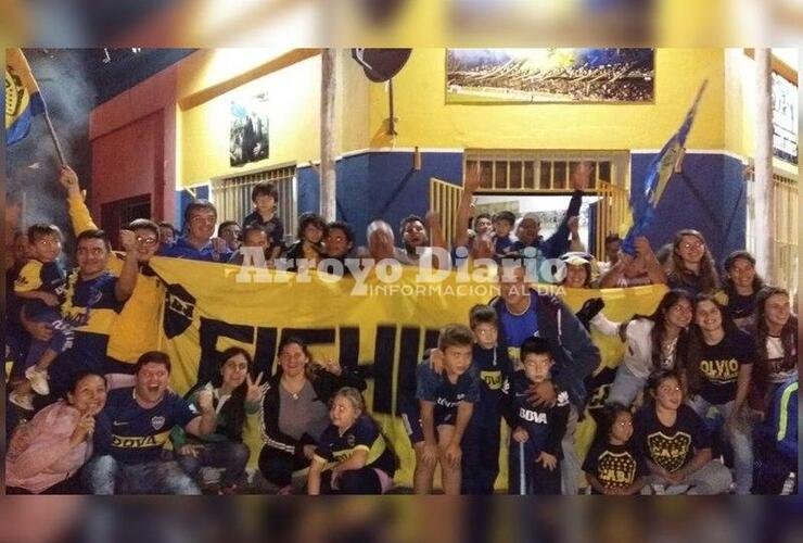 Imagen de También en Fighiera los hinchas de Boca celebraron el Bicampeonato