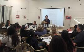 En la biblio. Desde hace varios años, el curso se dicta en las instalaciones de la Biblioteca Popular.