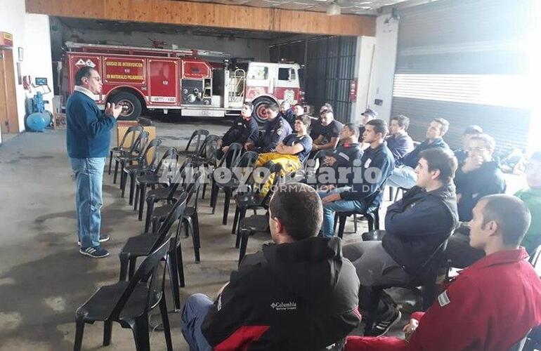 Jornadas intensivas. Los bomberos se siguen capacitando y tendrán un fin de semana de puro aprendizaje y perfeccionamiento.