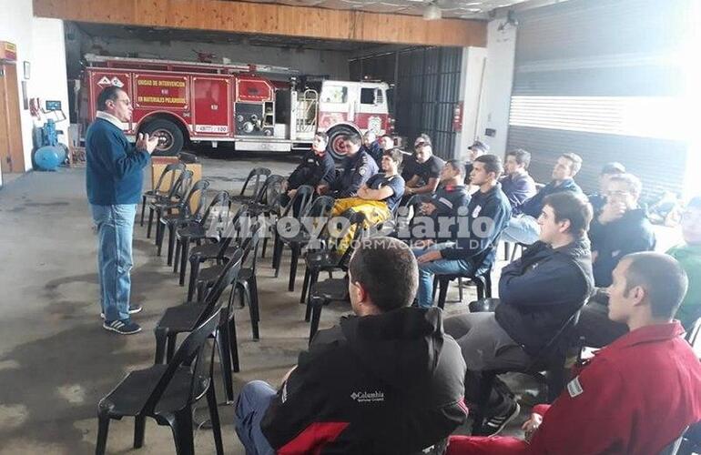 Jornadas intensivas. Los bomberos se siguen capacitando y tendr&aacute;n un fin de semana de puro aprendizaje y perfeccionamiento.