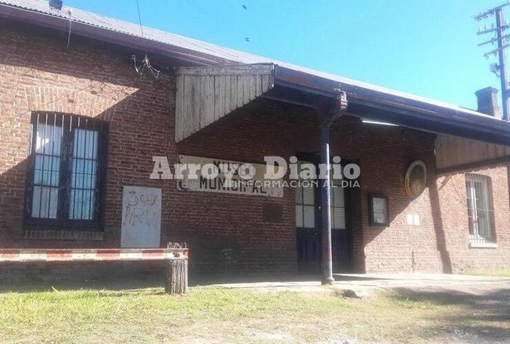 Viejo, olvidado y en pésimas condiciones. Así está la fachada del museo ubicado en la antigua estación del ferrocarril.