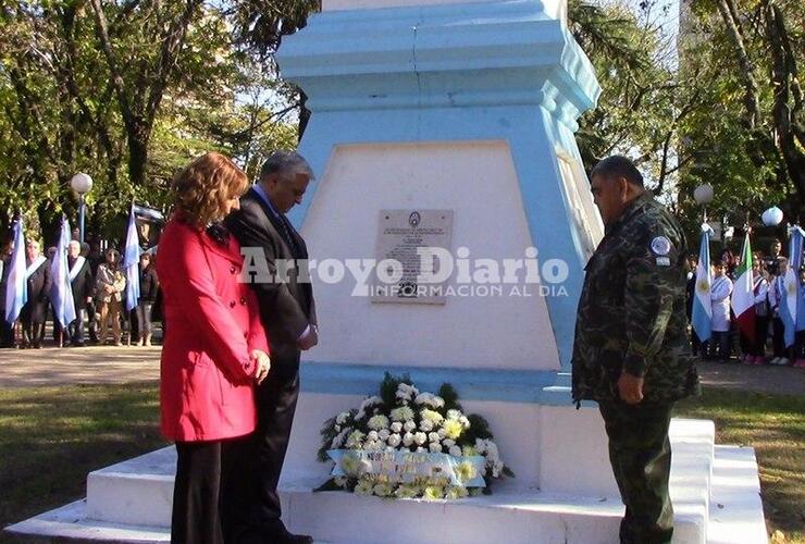 Imagen de Después del Tedeum en la Parroquia, hubo acto en la Plaza